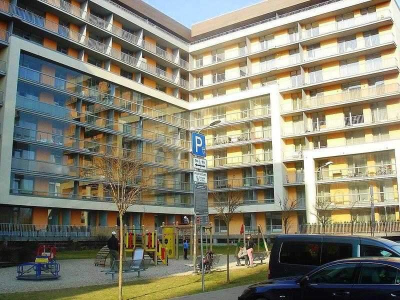 Dzīvojamā kvartāla iekšpagalms ziemas sezonā